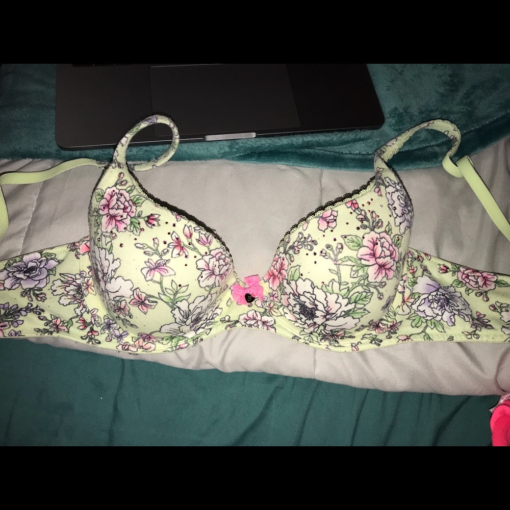 victoria secret bra